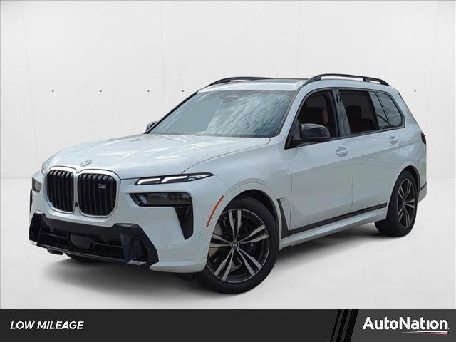 Photo of 2026 Mineral White Metallic BMW X7