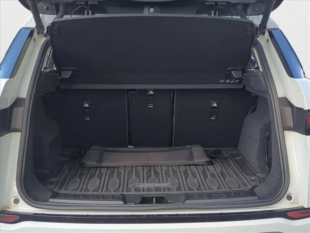 Photo of 2023 Fuji White Land Rover Range Rover Evoque