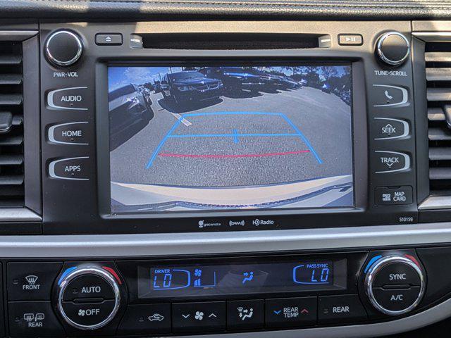 Photo of 2016 Blizzard Pearl Toyota Highlander