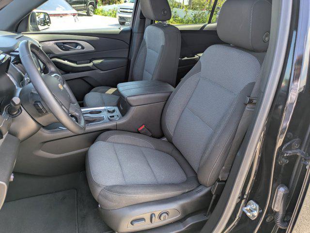 Photo of 2023 Mosaic Black Metallic Chevrolet Traverse