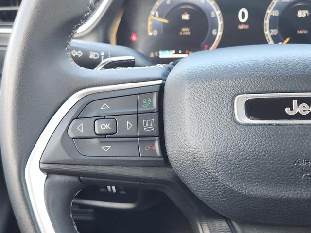 Photo of 2023 Velvet Red Pearlcoat Jeep Grand Cherokee L