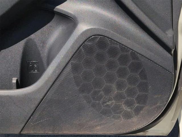 Photo of 2020 Crystal White Pearl Subaru Crosstrek