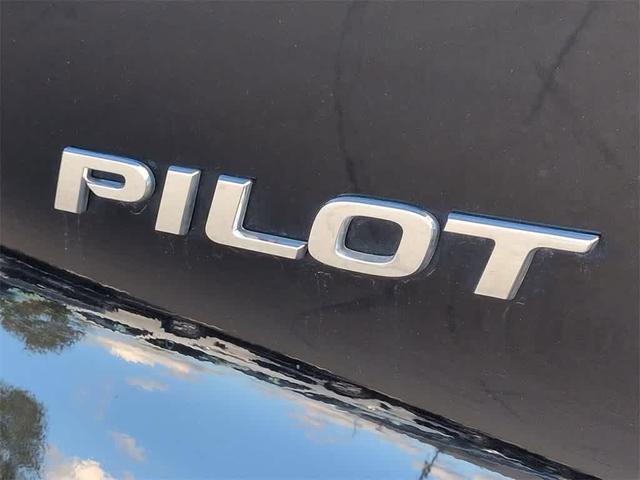 Photo of 2020 Crystal Black Pearl Honda Pilot
