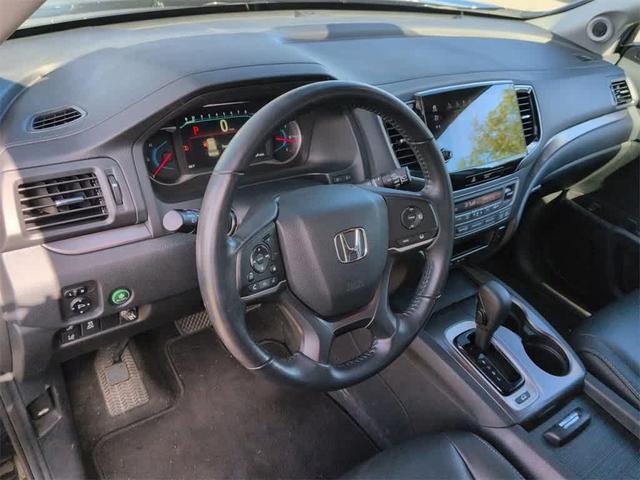 Photo of 2020 Crystal Black Pearl Honda Pilot