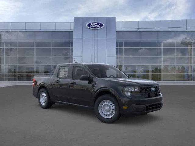 Photo of 2025 Shadow Black Ford Maverick