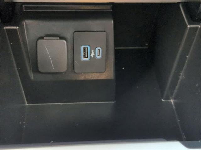 Photo of 2022 Agate Black Metallic Ford Explorer