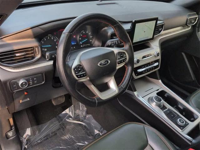 Photo of 2022 Agate Black Metallic Ford Explorer
