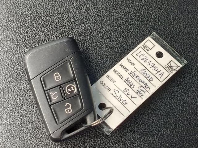 Photo of 2020 Pyrite Silver Metallic Volkswagen Atlas Cross Sport