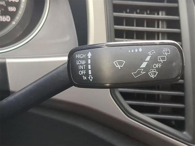 Photo of 2020 Pyrite Silver Metallic Volkswagen Atlas Cross Sport