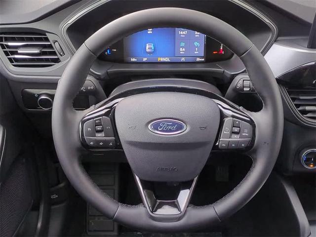 Photo of 2025 Carbonized Gray Metallic Ford Escape
