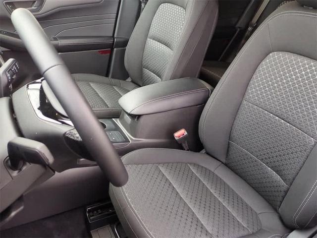 Photo of 2025 Carbonized Gray Metallic Ford Escape