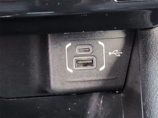 Photo of 2022 Bright White Clearcoat Jeep Compass