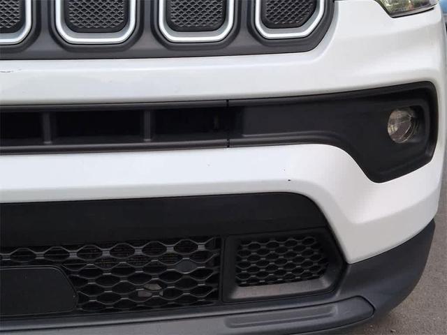 Photo of 2022 Bright White Clearcoat Jeep Compass