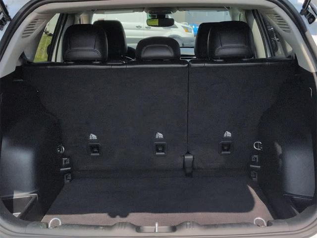 Photo of 2022 Bright White Clearcoat Jeep Compass