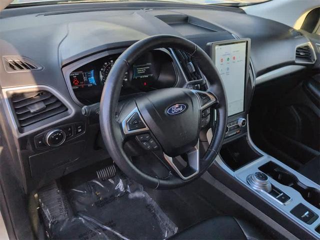Photo of 2023 Iconic Silver Metallic Ford Edge