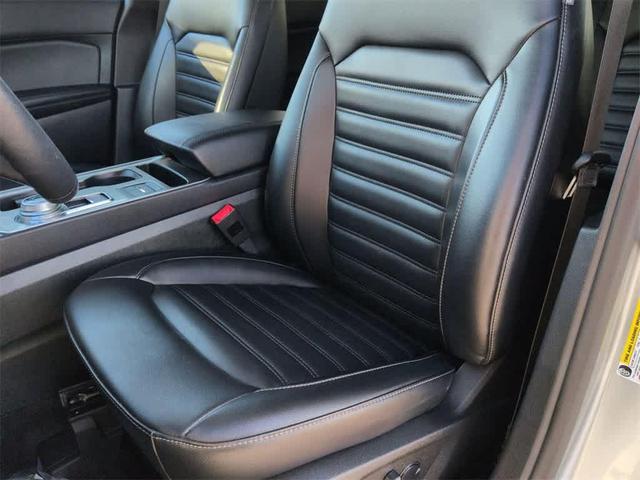 Photo of 2023 Iconic Silver Metallic Ford Edge