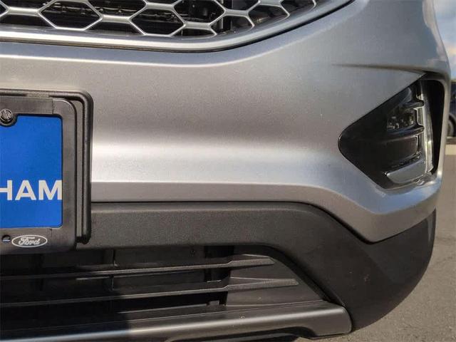 Photo of 2023 Iconic Silver Metallic Ford Edge