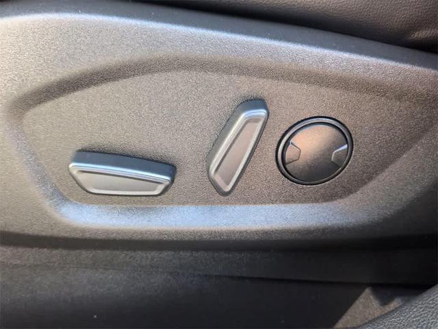 Photo of 2023 Iconic Silver Metallic Ford Edge