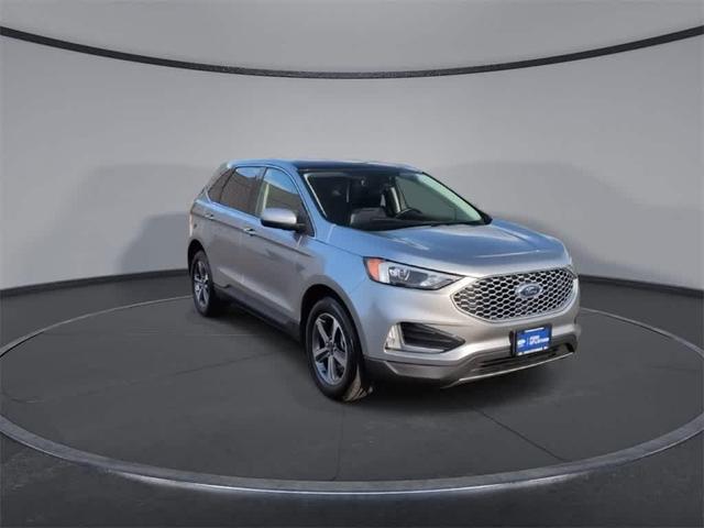 Photo of 2023 Iconic Silver Metallic Ford Edge