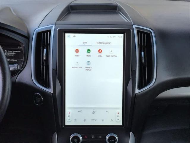 Photo of 2023 Iconic Silver Metallic Ford Edge