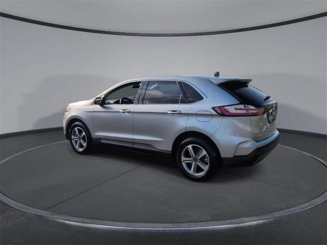 Photo of 2023 Iconic Silver Metallic Ford Edge