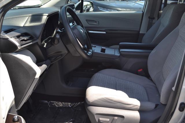 Photo of 2021 Celestial Silver Metallic Toyota Sienna