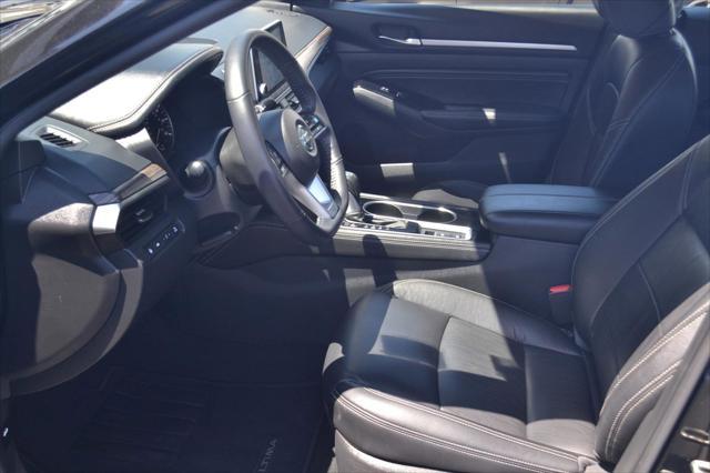 Photo of 2021 Super Black Nissan Altima