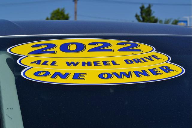 Photo of 2022 Iconic Silver Metallic Ford Edge