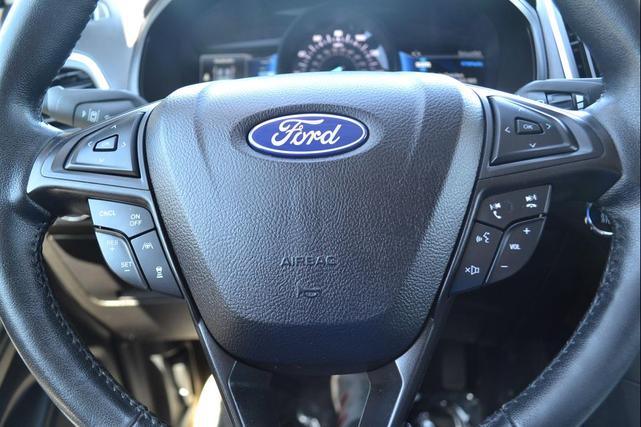 Photo of 2022 Iconic Silver Metallic Ford Edge