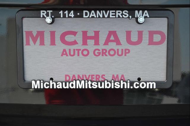 Photo of 2024 Labrador Black Pearl Mitsubishi Outlander