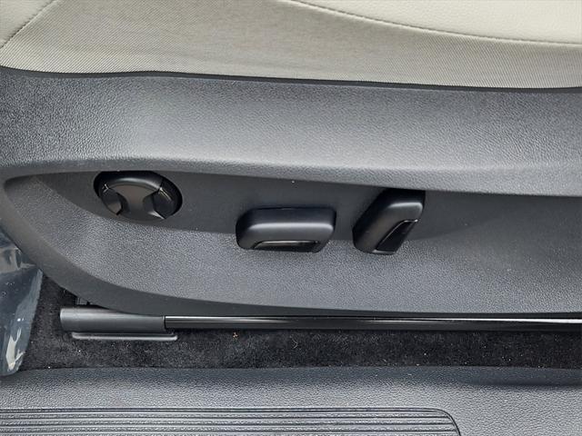 Photo of 2022 Atlantic Blue Metallic Volkswagen Tiguan