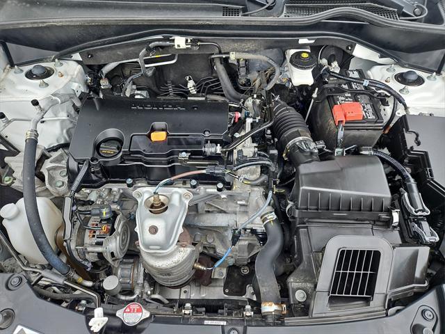 Photo of 2023 Platinum White Pearl Honda HR-V