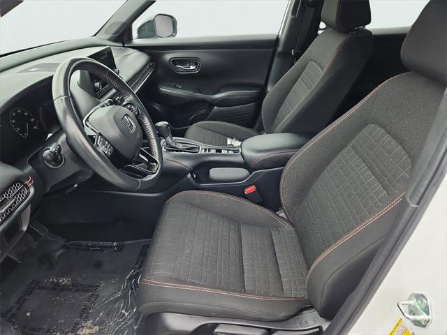 Photo of 2023 Platinum White Pearl Honda HR-V