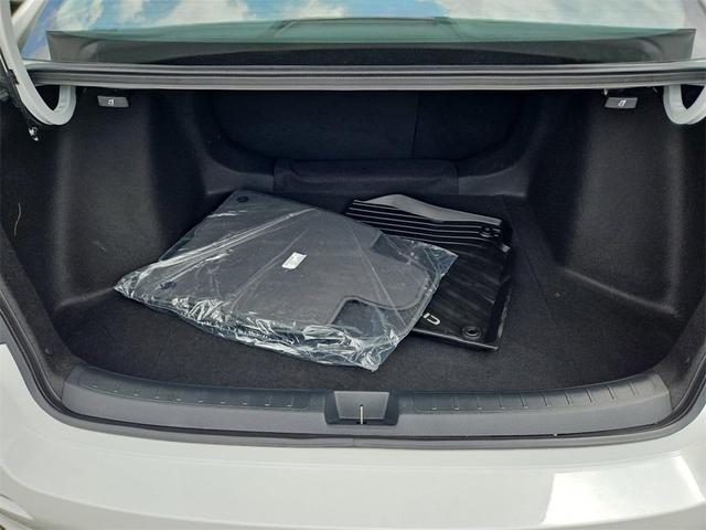Photo of 2024 Platinum Honda Civic