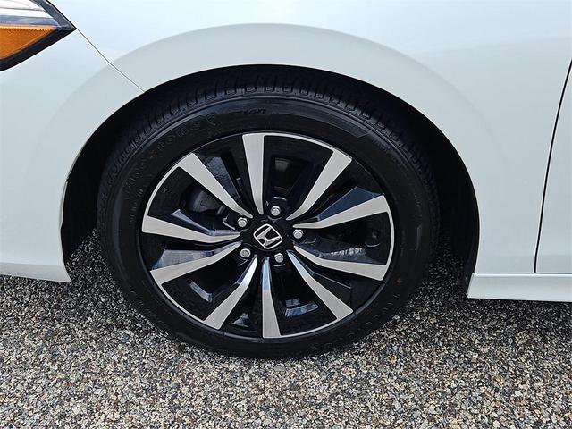 Photo of 2024 Platinum Honda Civic
