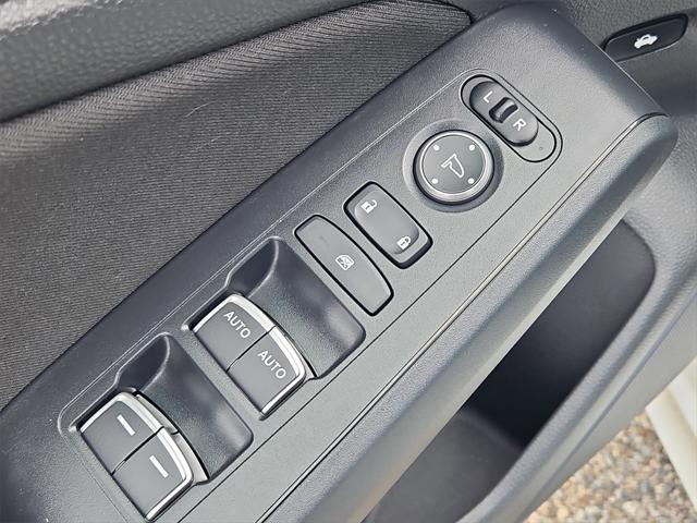 Photo of 2024 Platinum Honda Civic