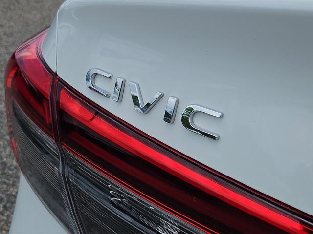 Photo of 2024 Platinum Honda Civic