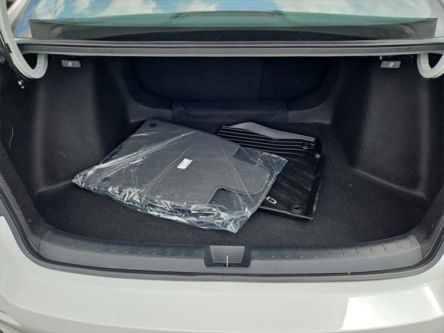 Photo of 2024 Platinum Honda Civic