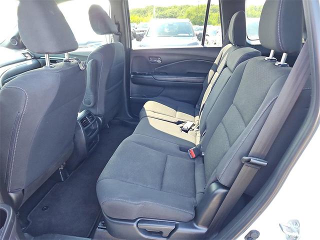 Photo of 2021 Platinum White Pearl Honda Passport