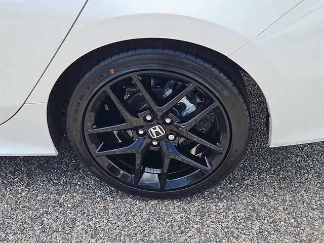 Photo of 2025 Platinum Honda Civic