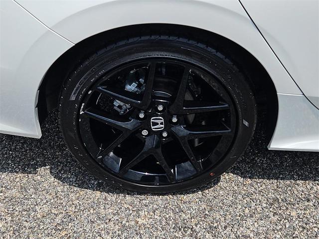 Photo of 2025 Platinum Honda Civic