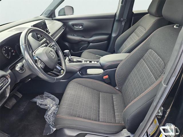 Photo of 2023 Crystal Black Pearl Honda HR-V