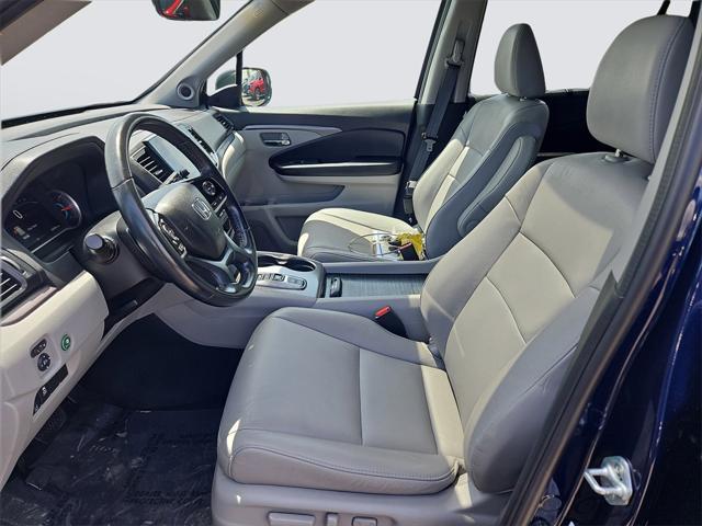 Photo of 2022 Crystal Black Pearl Honda Pilot