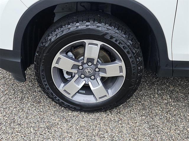 Photo of 2025 Platinum White Pearl Honda Ridgeline