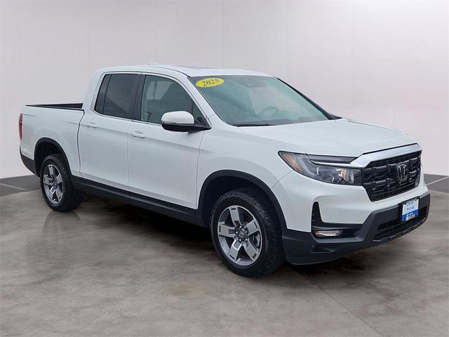 Photo of 2025 Platinum White Pearl Honda Ridgeline