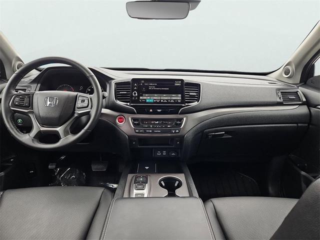 Photo of 2025 Platinum White Pearl Honda Ridgeline