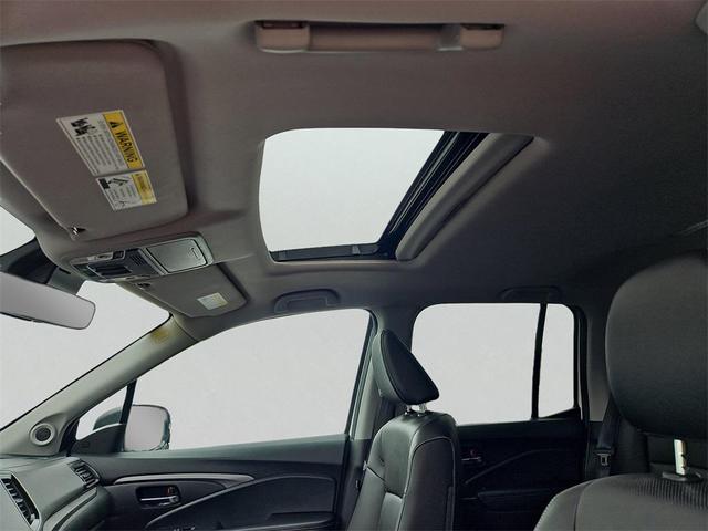 Photo of 2025 Platinum White Pearl Honda Ridgeline
