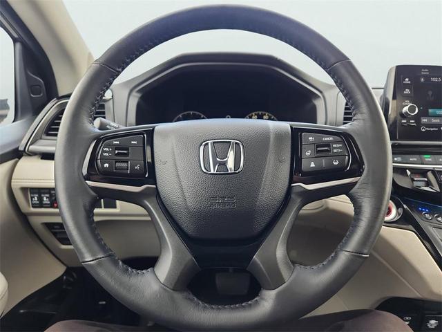 Photo of 2025 Gray Honda Odyssey