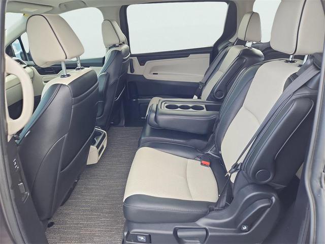 Photo of 2025 Gray Honda Odyssey