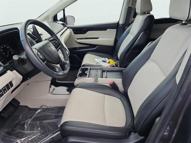 Photo of 2025 Gray Honda Odyssey
